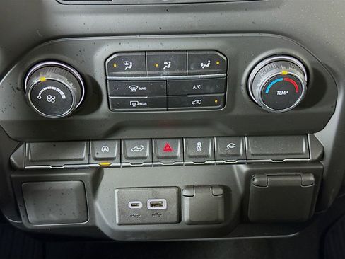 Used 2021 Chevrolet Silverado 1500 Custom image 15