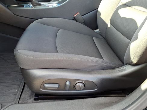 Used 2022 Chevrolet Malibu LT image 16