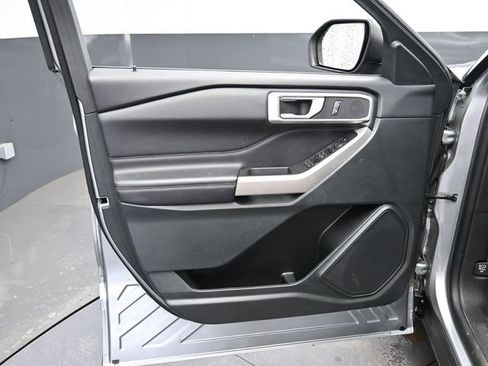 Used 2024 Ford Explorer XLT w/ Equipment Group 202A image 13