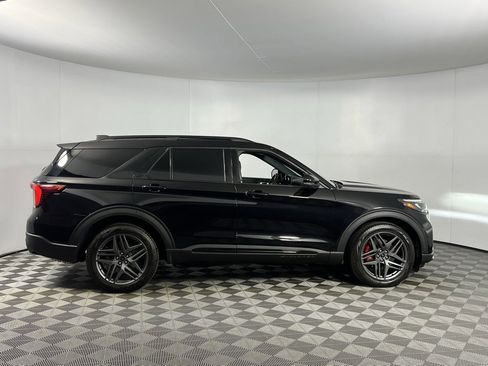Used 2025 Ford Explorer ST w/ Sun And Sound Package image 5
