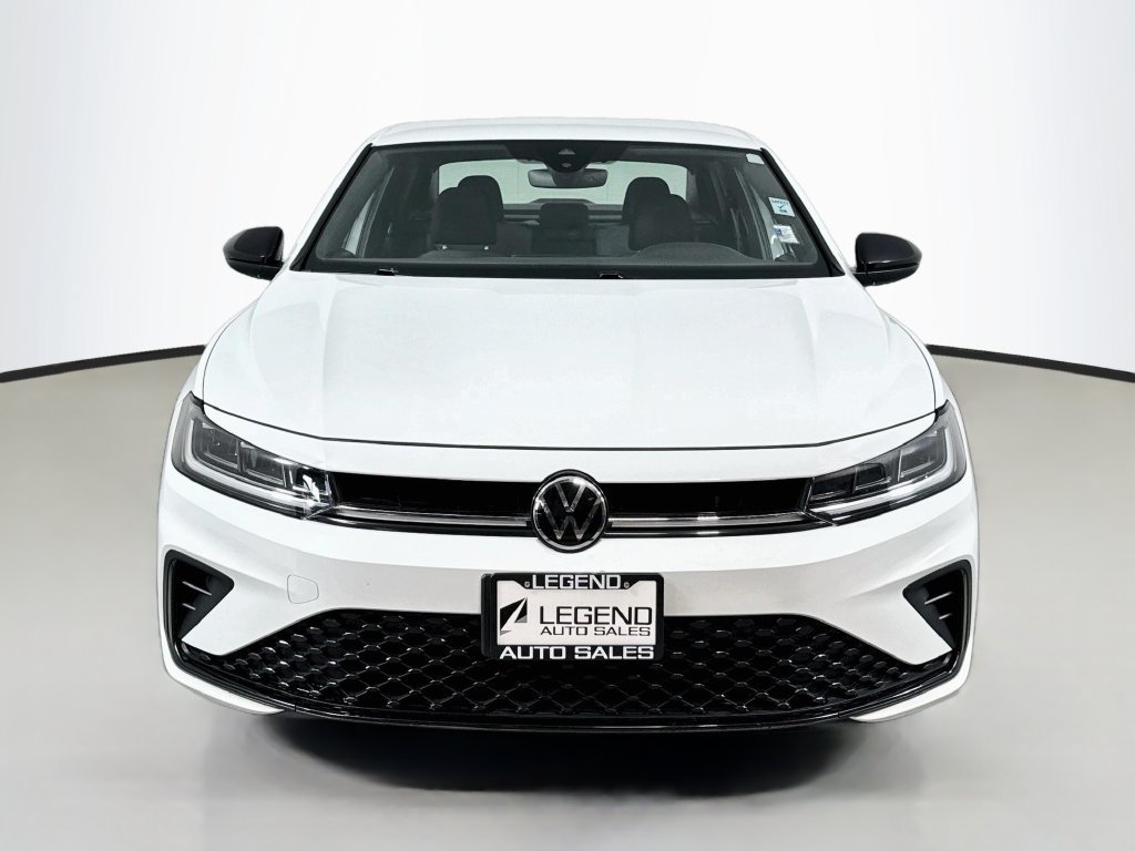 Used 2025 Volkswagen Jetta Sport FWD image 3