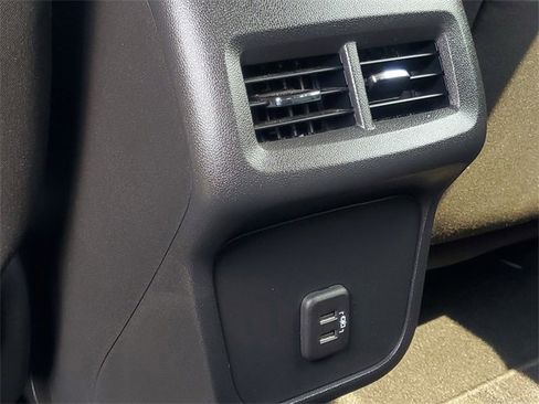 Certified 2023 Chevrolet Equinox LT image 30