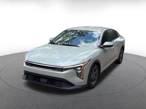 Used 2025 Kia K4 FWD image 9