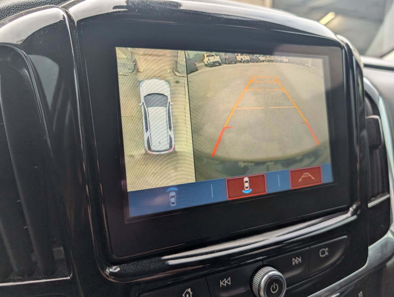 Used 2018 Chevrolet Traverse Premier w/ Redline Edition FWD image 17