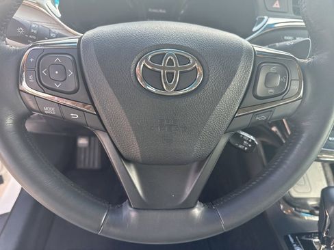 Used 2014 Toyota Avalon Limited w/ Technology Package FWD image 20