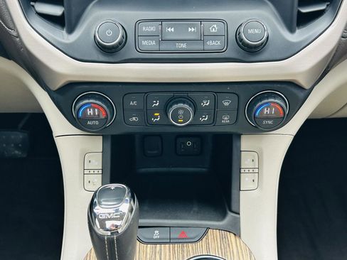 Used 2019 GMC Acadia Denali w/ LPO, Floor Liner Package image 26