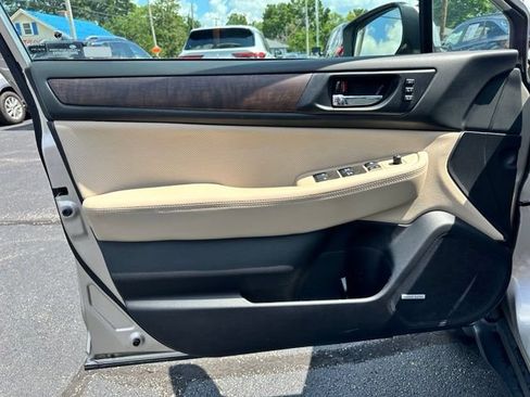 Used 2017 Subaru Outback 2.5i Limited AWD/4WD image 14