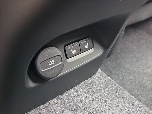 New 2026 Volvo XC40 B5 Ultra w/ Protection Package Premier image 12