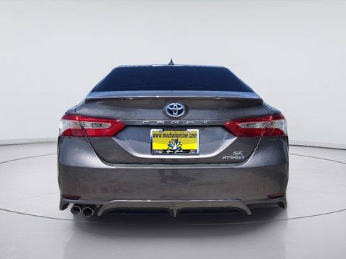 Used 2020 Toyota Camry SE FWD image 4