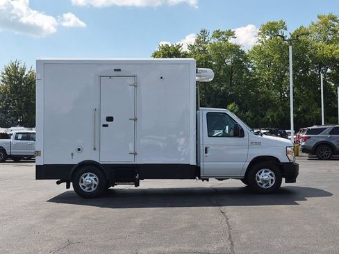 Certified 2023 Ford E-350 and Econoline 350 Super Duty w/ Power Windows & Locks Group RWD image 4