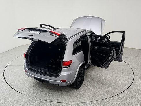 Used 2021 Jeep Grand Cherokee Laredo X AWD/4WD image 40