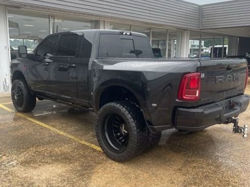 Used 2025 RAM 3500 Laramie AWD/4WD image 4