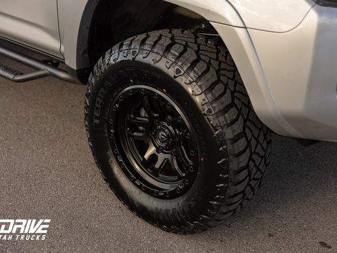 Used 2021 Toyota 4Runner TRD Off-Road Premium image 8