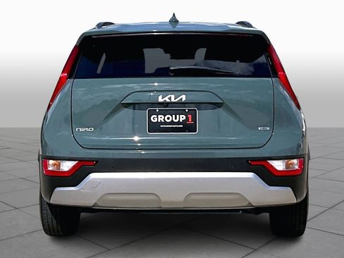 Used 2023 Kia Niro EX FWD image 8