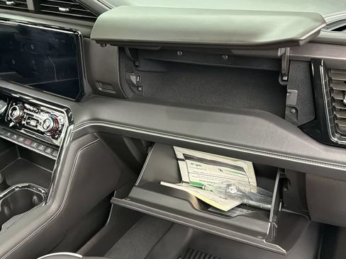 Used 2025 GMC Sierra 2500 AT4X AWD/4WD image 40