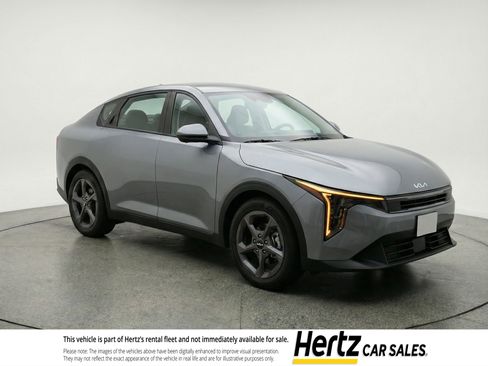Used 2025 Kia K4 LXS image 1