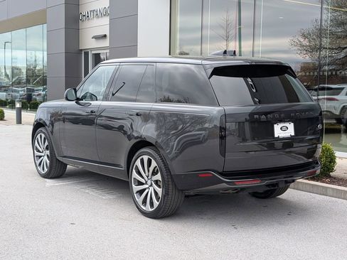 Used 2023 Land Rover Range Rover SE AWD/4WD image 3