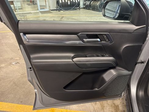 Used 2025 GMC Terrain Elevation image 23