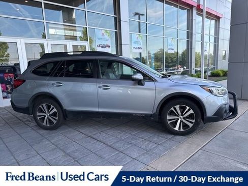 Used 2018 Subaru Outback 2.5i Limited AWD/4WD image 2
