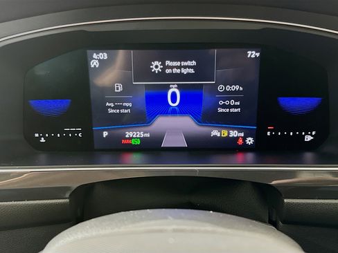 Used 2022 Volkswagen Tiguan SE R-Line image 18