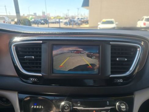 Used 2024 Chrysler Voyager LX image 19