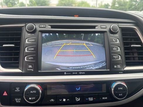 Used 2016 Toyota Highlander Limited AWD/4WD image 20