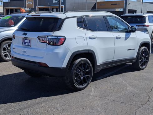New 2026 Jeep Compass Latitude image 2