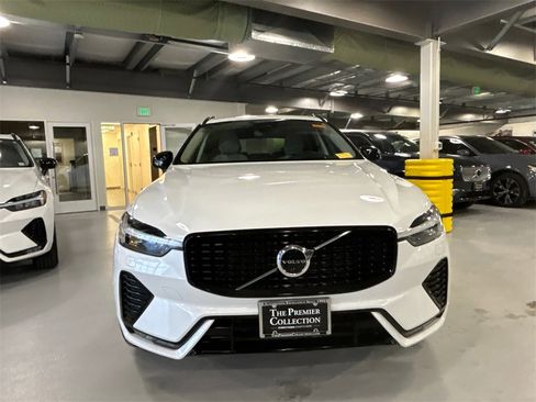 Certified 2023 Volvo XC60 B5 Ultimate w/ Climate Package image 6
