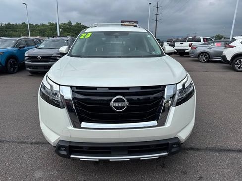 Certified 2023 Nissan Pathfinder SL w/ Lighting Package (N92) AWD/4WD image 2