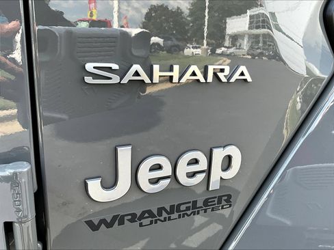 Used 2020 Jeep Wrangler Unlimited Sahara AWD/4WD image 26