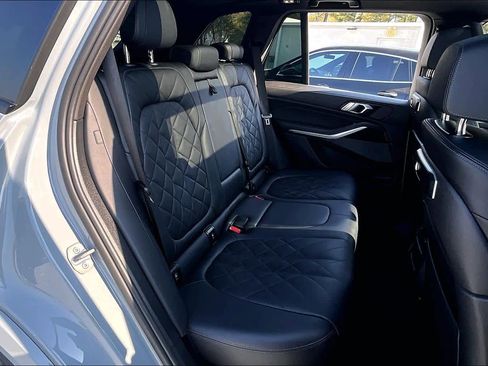 Used 2024 BMW X5 xDrive40i w/ M Sport Package image 20