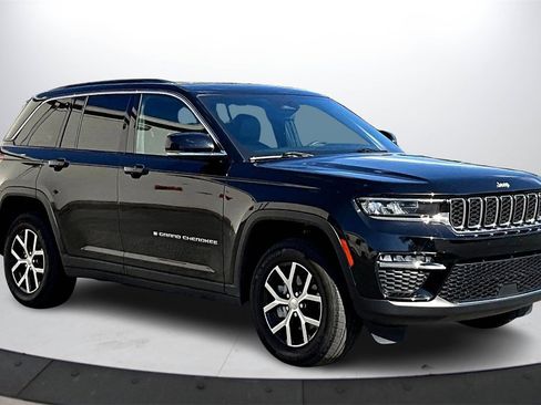 Certified 2024 Jeep Grand Cherokee Limited image 2