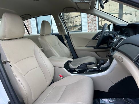 Used 2014 Honda Accord LX image 33