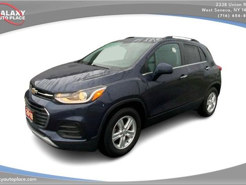 Used 2018 Chevrolet Trax LT w/ LT Convenience Package FWD image 1