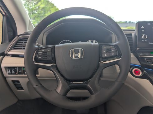 Used 2026 Honda Odyssey Touring image 25