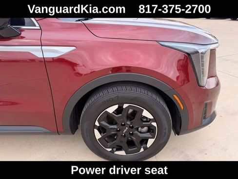 Used 2024 Kia Sorento S w/ Panoramic Sunroof Package image 11