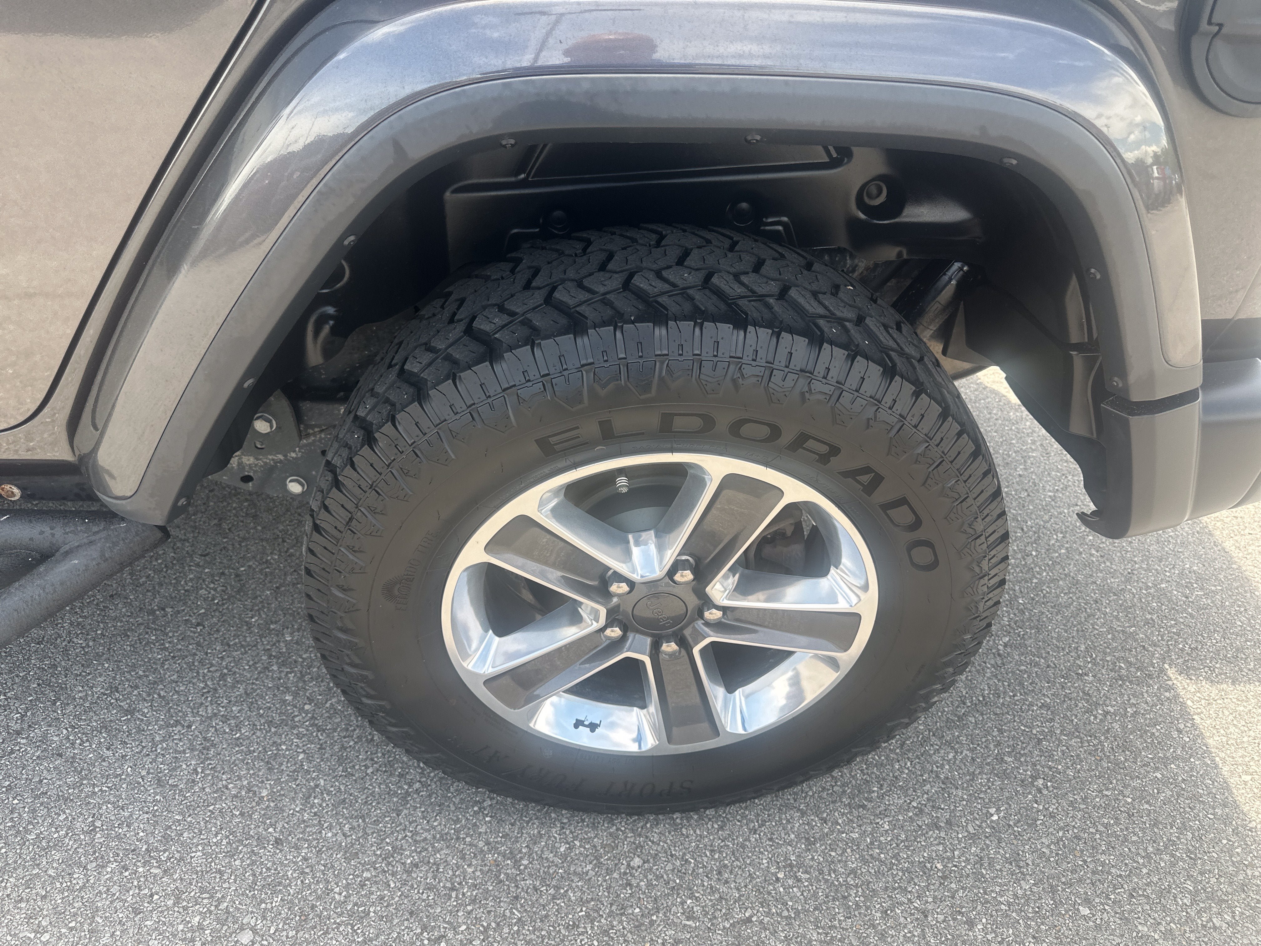 Used 2020 Jeep Wrangler Unlimited Sahara AWD/4WD image 21