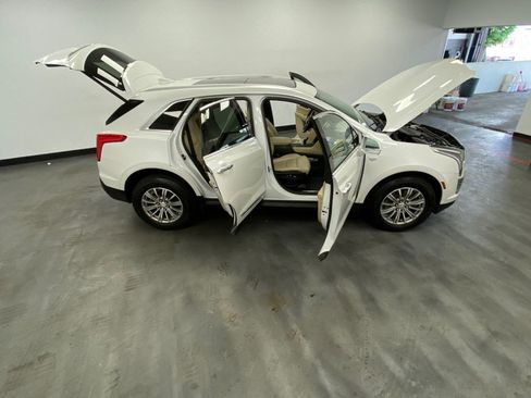 Used 2018 Cadillac XT5 Luxury w/ Driver Awareness Package AWD/4WD image 55