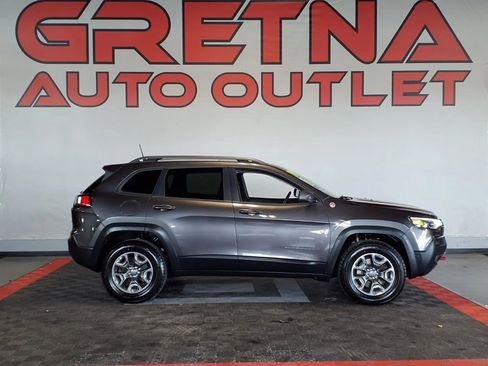 Used 2019 Jeep Cherokee Trailhawk AWD/4WD image 1