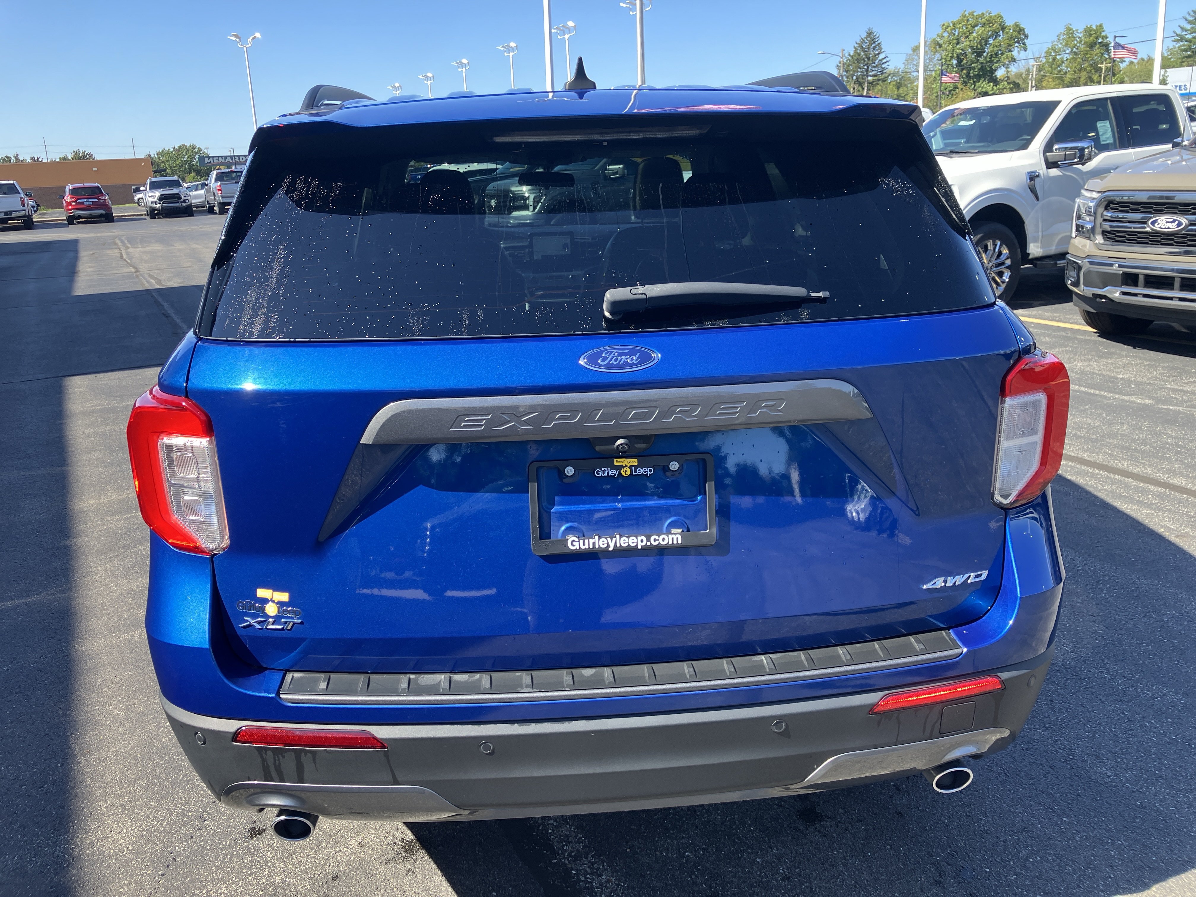 Used 2022 Ford Explorer XLT w/ Equipment Group 202A AWD/4WD image 6