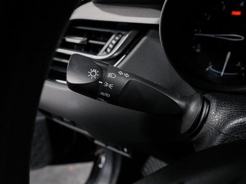 Used 2021 Toyota C-HR LE image 22