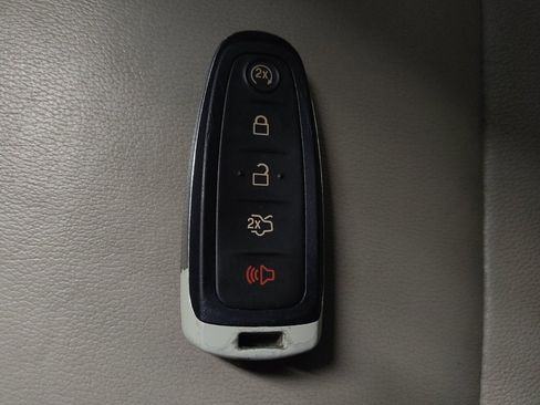 Used 2017 Ford Escape Titanium image 32