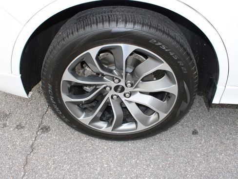 Used 2025 Lincoln Aviator AWD w/ Jet Appearance Package image 14