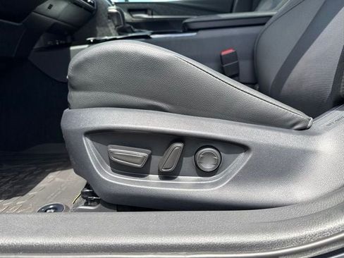 Used 2026 Toyota Camry XLE FWD image 17