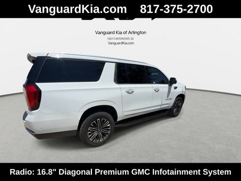 Used 2025 GMC Yukon XL Elevation w/ Elevation Premium Package AWD/4WD image 9