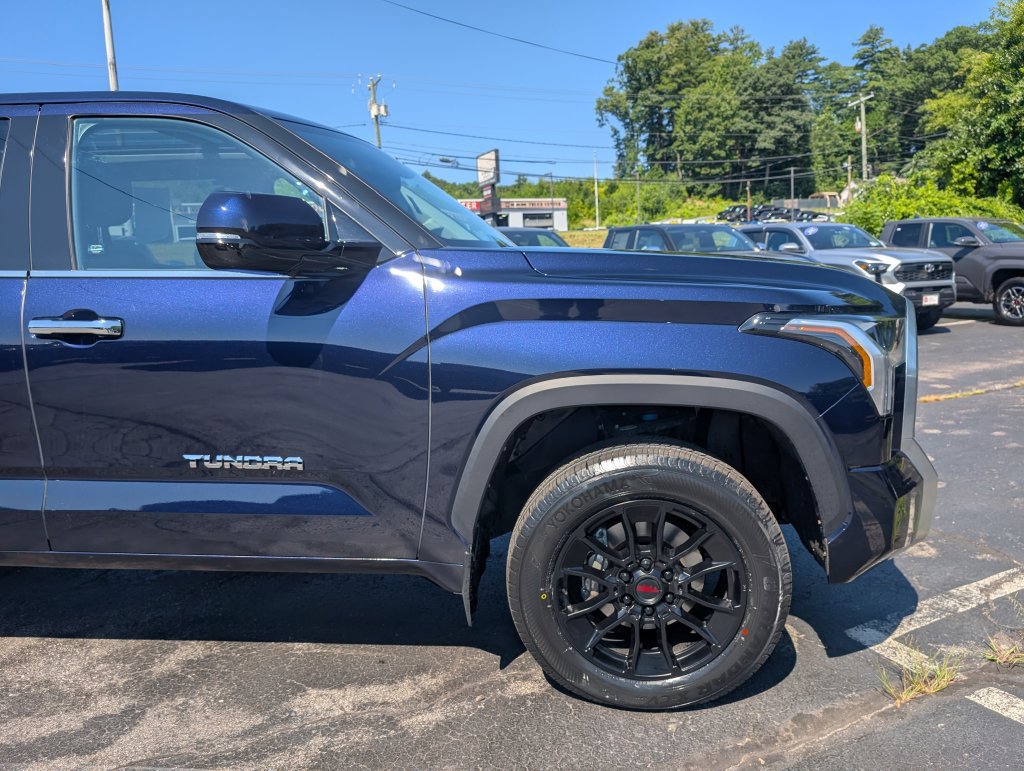 Used 2023 Toyota Tundra Limited w/ TRD Off-Road Package AWD/4WD image 10