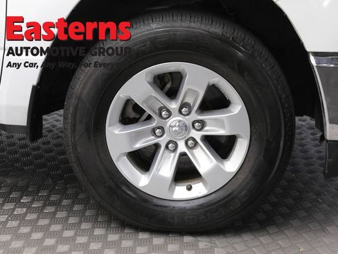 Used 2024 RAM 1500 Laramie AWD/4WD image 31