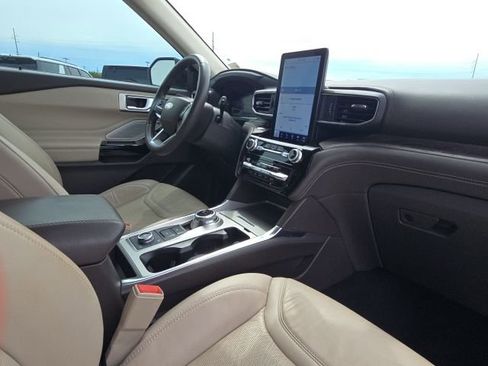 Used 2023 Ford Explorer Platinum w/ Technology Package AWD/4WD image 24