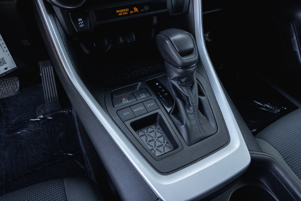 Certified 2021 Toyota RAV4 LE FWD image 16