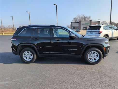 Used 2022 Jeep Grand Cherokee Laredo w/ Luxury Tech Group I image 8